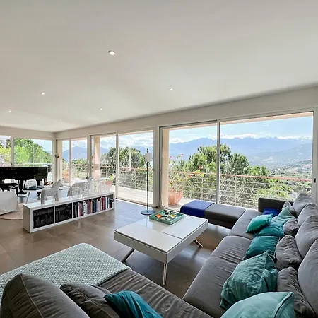 Magnifique Avec Vue Sur La A Villa Calvi (Corsica)