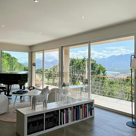 Magnifique Avec Vue Sur La A *